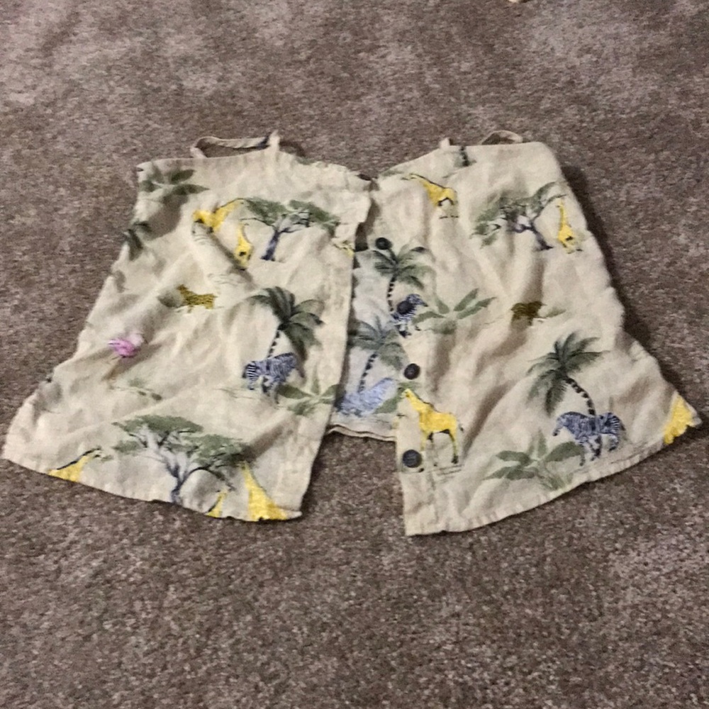 Sleeveless shirt